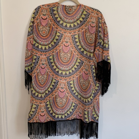 Women’s Angie Boho Style Kimono with Fringe - Size Medium - Picture 7 of 7